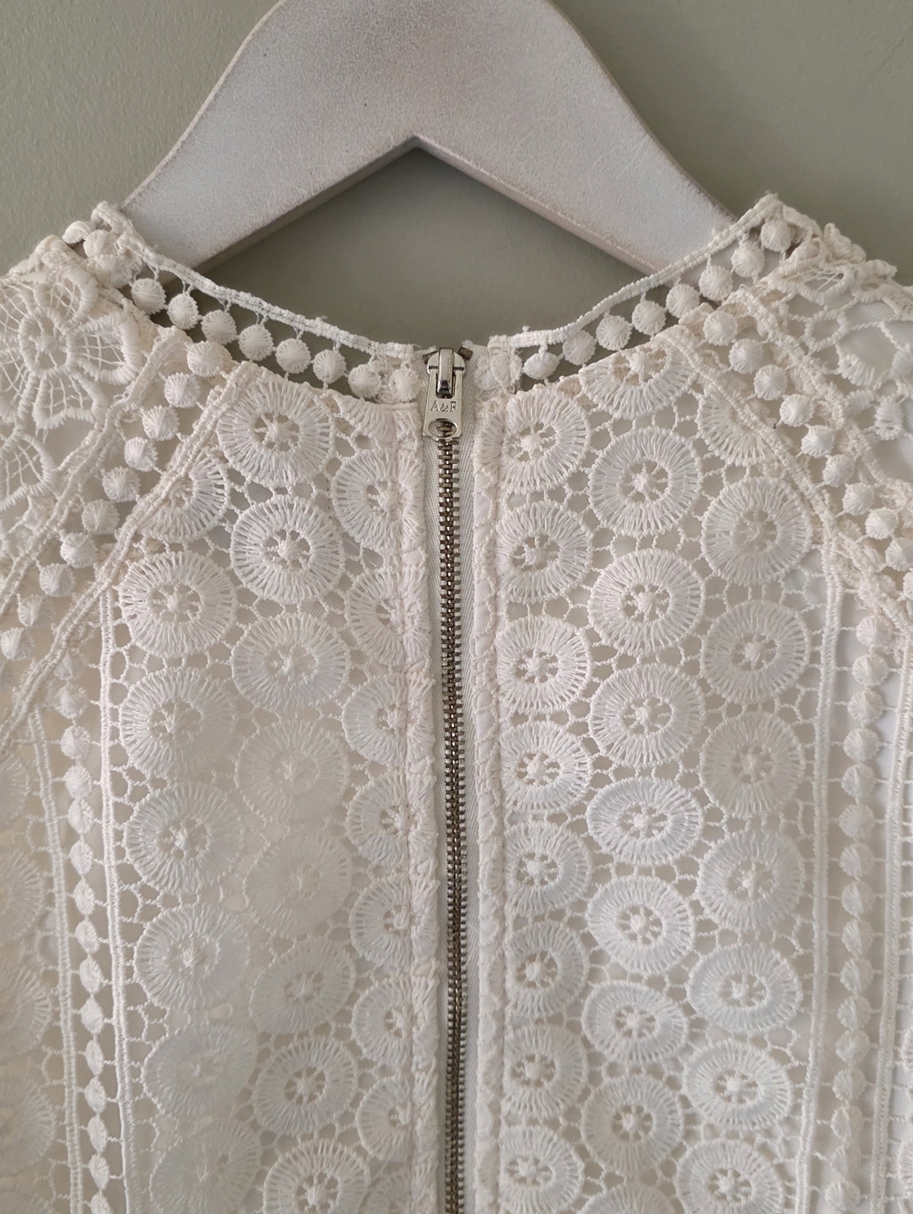Abercrombie & Fitch Crochet Lace Crop Top Size S Y2K Coquette Romantic Dainty - Picture 9 of 11